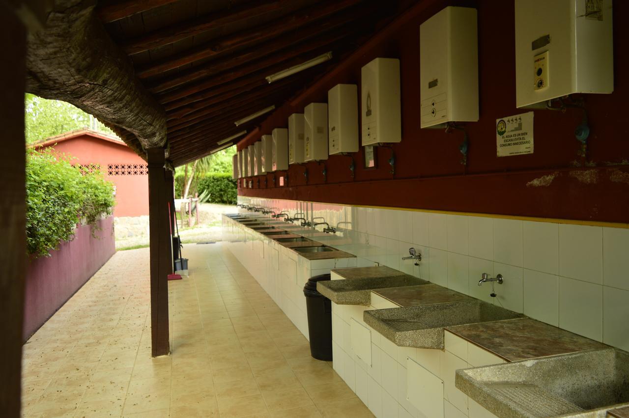 Camping El Pinajarro แอร์วาส ภายนอก รูปภาพ