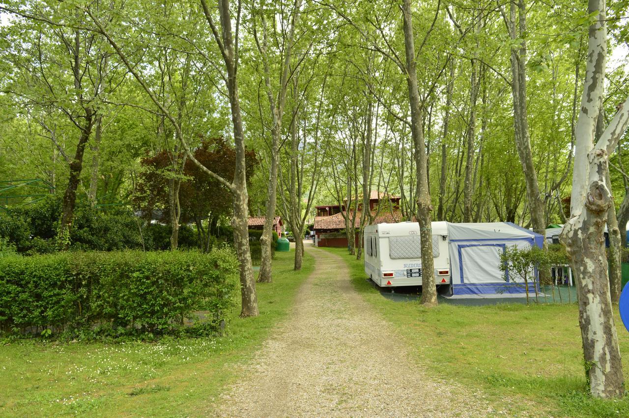 Camping El Pinajarro แอร์วาส ภายนอก รูปภาพ